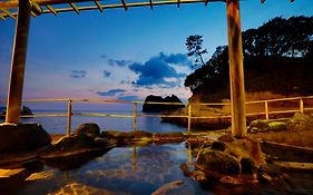 Umibenokakureyuseiryu海辺のかくれ湯清流